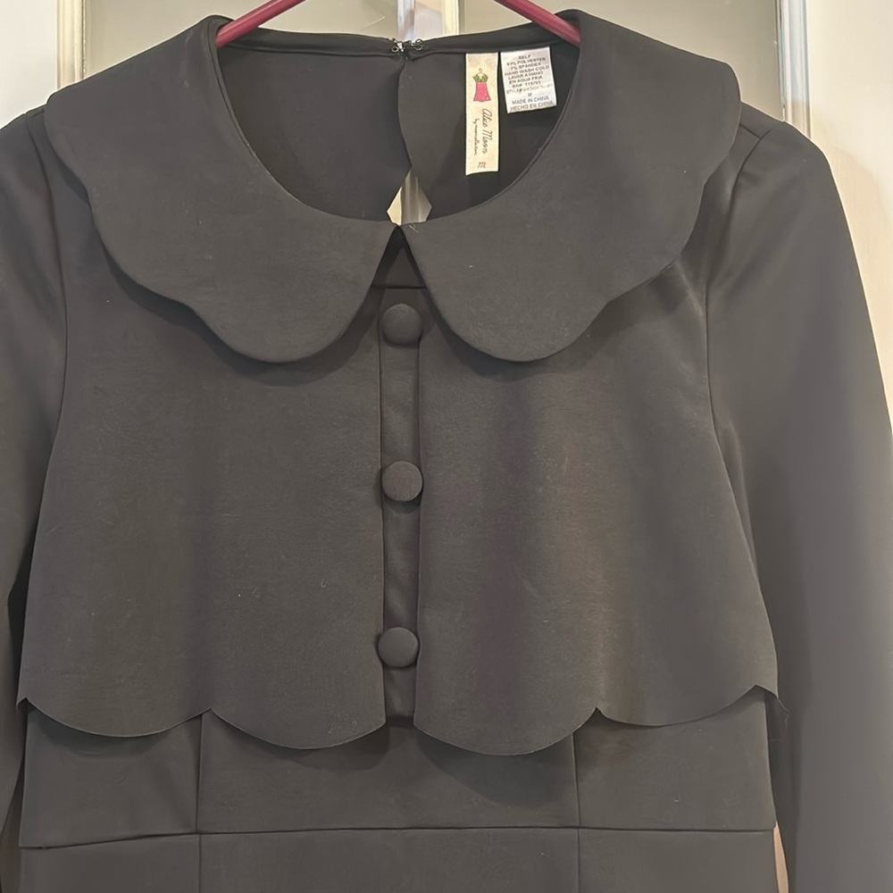Adorable Alice Moon mini dress with scalloped edges and cutout back - Picture 2 of 9